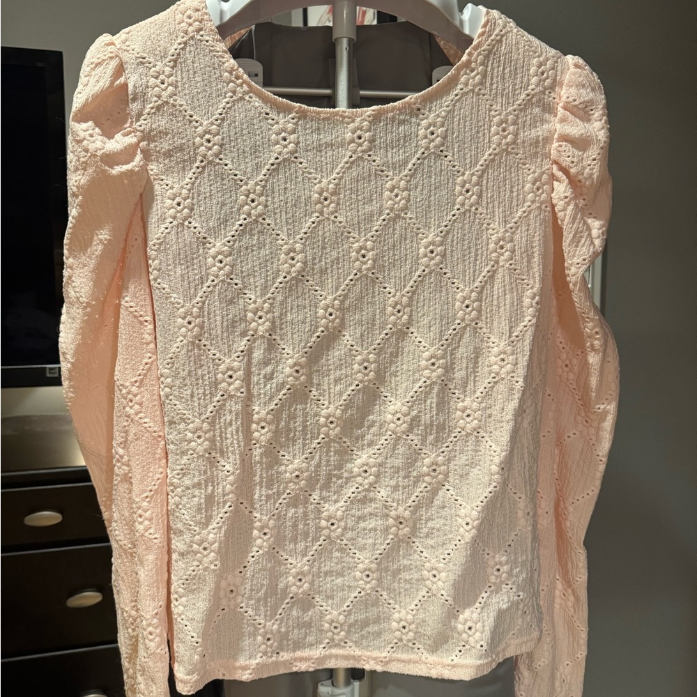 Chic Lace Blouse in Peach with ruched sleeves.